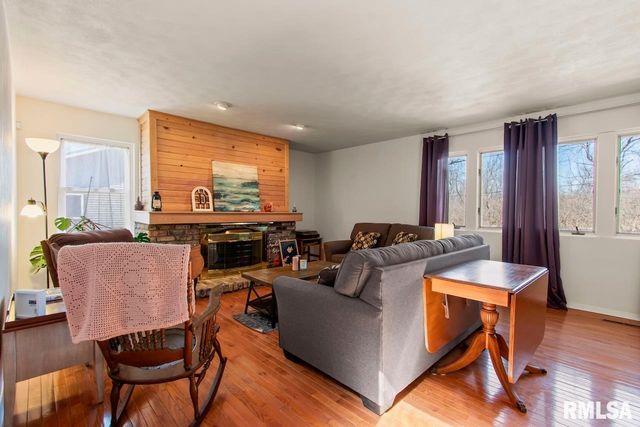 2816 W RICHWOODS Boulevard, Peoria, IL 61604