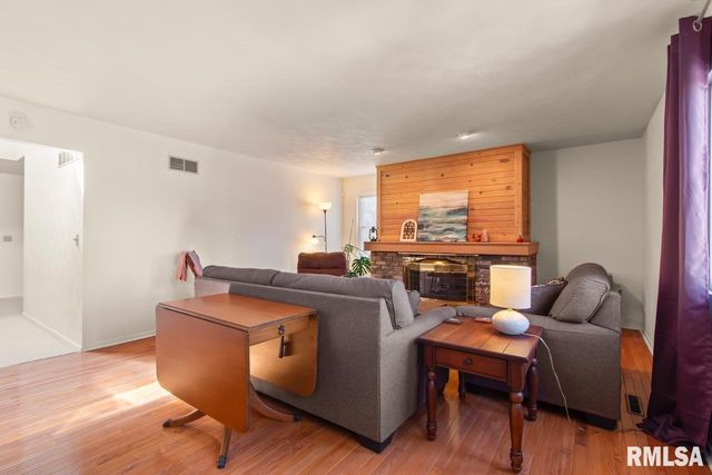 2816 W RICHWOODS Boulevard, Peoria, IL 61604