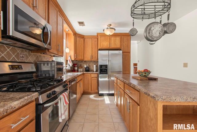 2816 W RICHWOODS Boulevard, Peoria, IL 61604