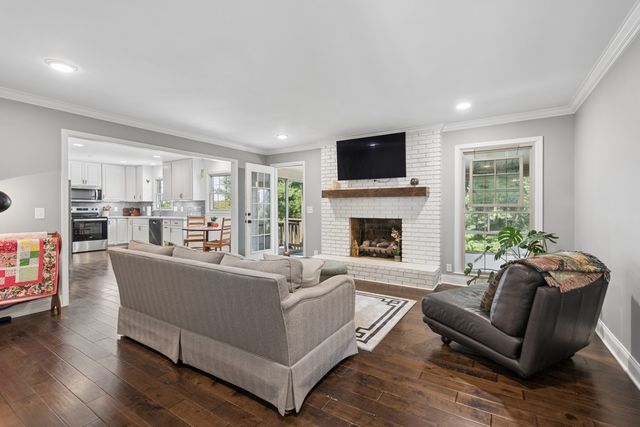 2221 Castlewood Dr, Franklin, TN 37064