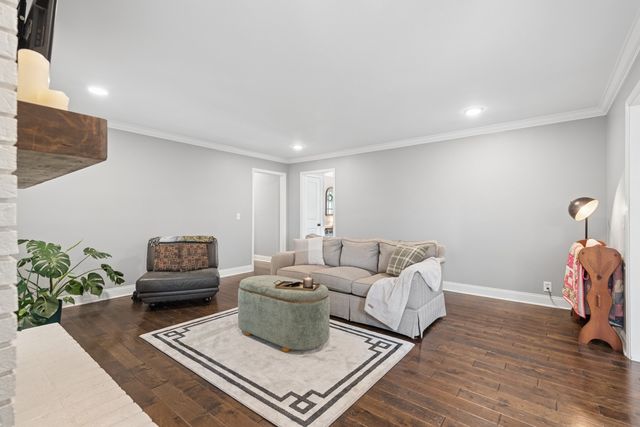 2221 Castlewood Dr, Franklin, TN 37064