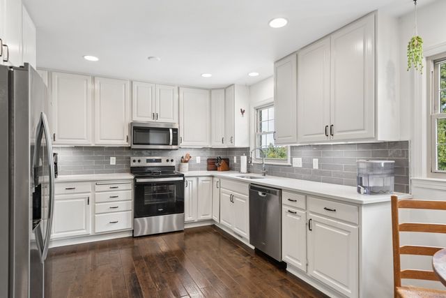 2221 Castlewood Dr, Franklin, TN 37064