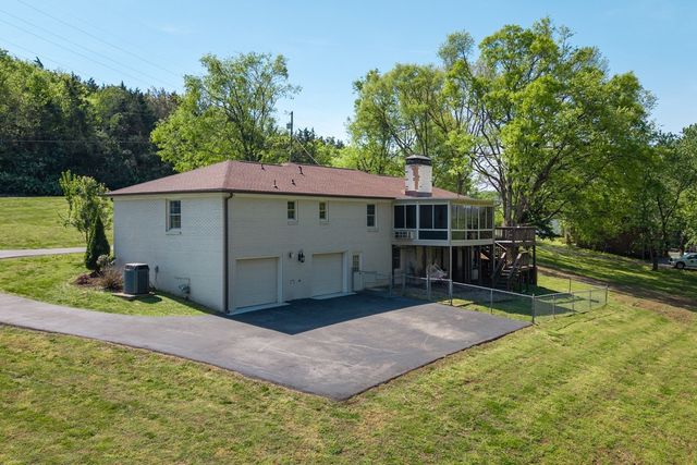 2221 Castlewood Dr, Franklin, TN 37064