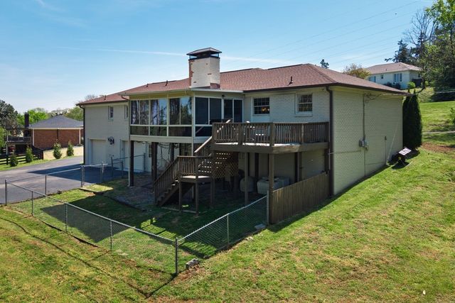 2221 Castlewood Dr, Franklin, TN 37064