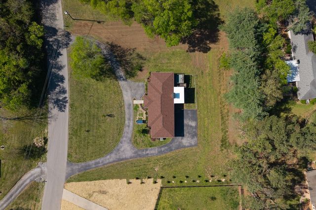2221 Castlewood Dr, Franklin, TN 37064