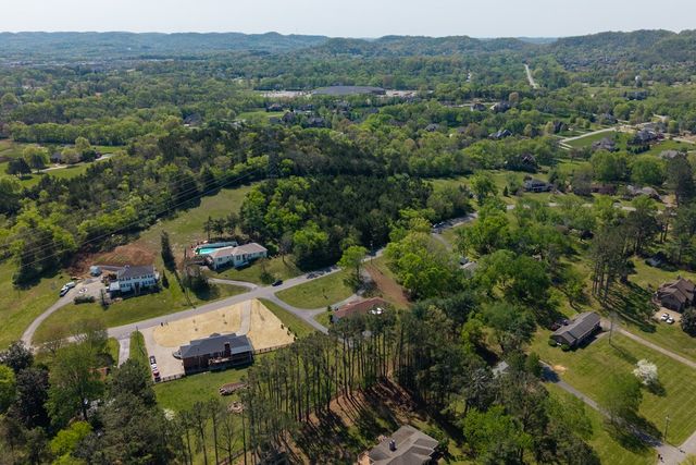 2221 Castlewood Dr, Franklin, TN 37064