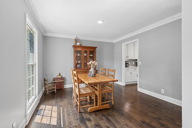 2221 Castlewood Dr, Franklin, TN 37064