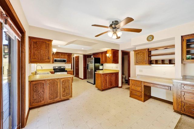 W248S6845 Sugar Maple Drive, Waukesha, WI 53189