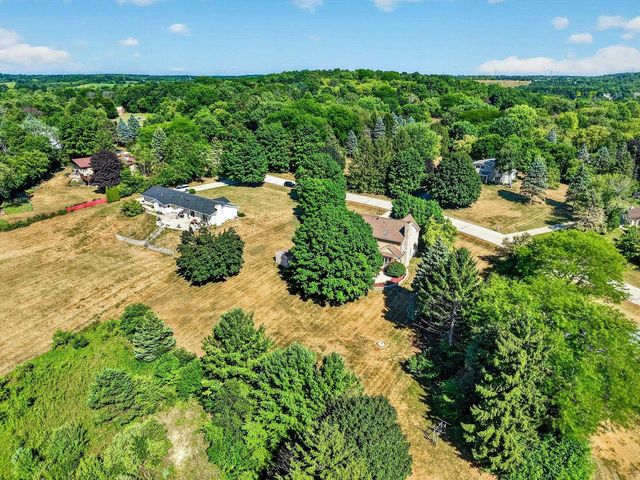 W248S6845 Sugar Maple Drive, Waukesha, WI 53189