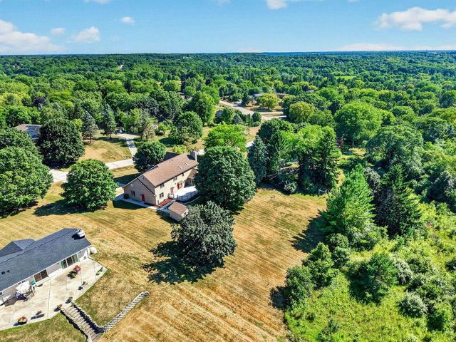 W248S6845 Sugar Maple Drive, Waukesha, WI 53189