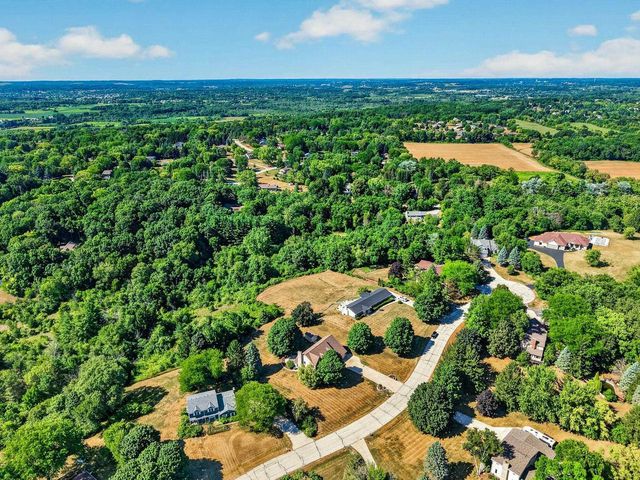 W248S6845 Sugar Maple Drive, Waukesha, WI 53189