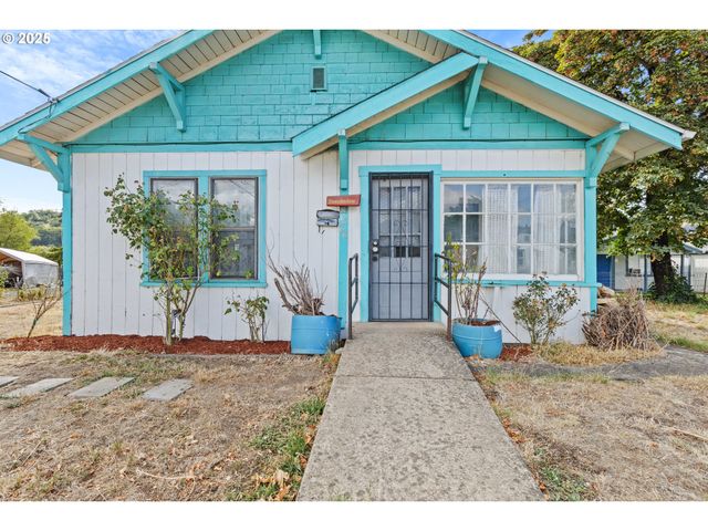 1566 Se MILL St, Roseburg, OR 97470