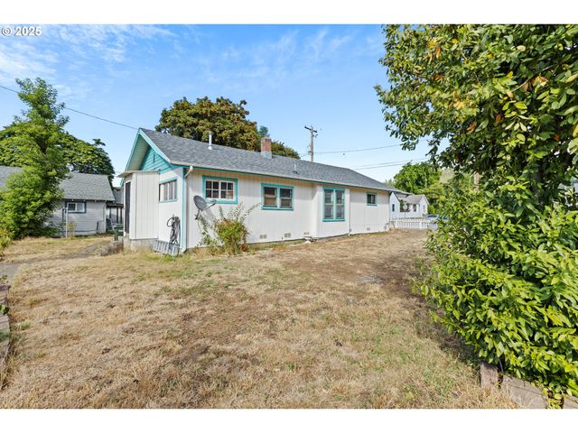 1566 Se MILL St, Roseburg, OR 97470