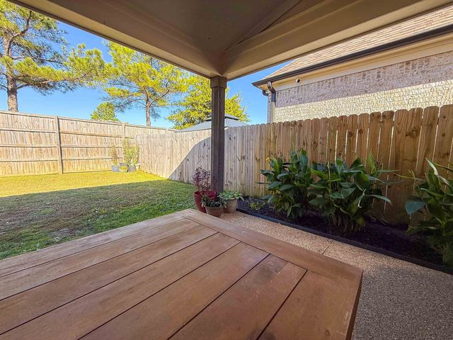 195 CHICKASAW TRACE DR, Oakland, TN 38060