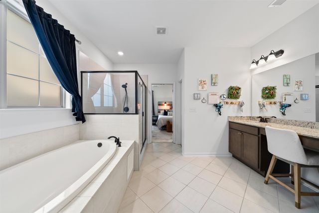 195 CHICKASAW TRACE DR, Oakland, TN 38060