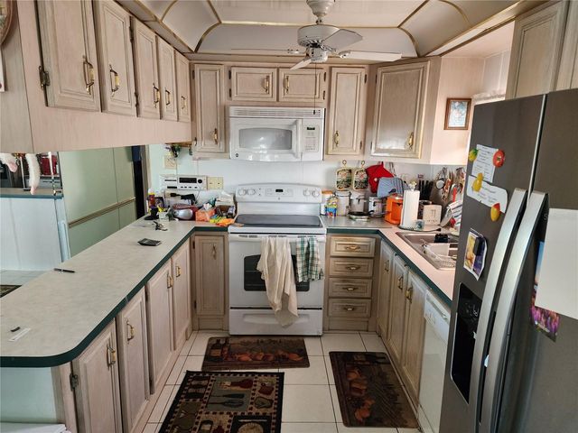 1674 UNIVERSITY PARKWAY 140, Sarasota, FL 34243