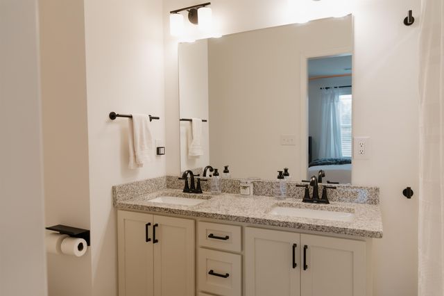 653 N Shamrock Avenue, Landrum, SC 29356