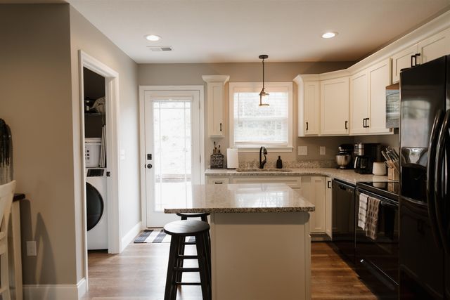 653 N Shamrock Avenue, Landrum, SC 29356