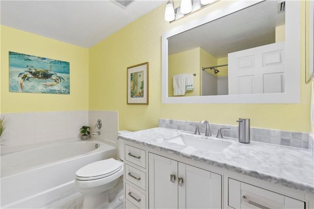 2572 57th Circle 2572, Vero Beach, FL 32966