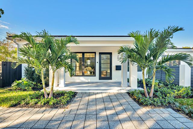 263 Alhambra Place, West Palm Beach, FL 33405