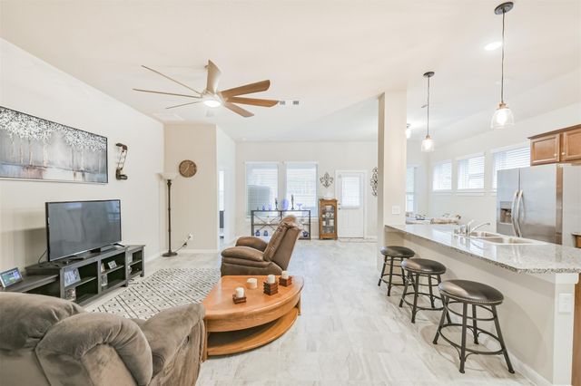 135 Winged Elm Ct, Willis, TX 77318