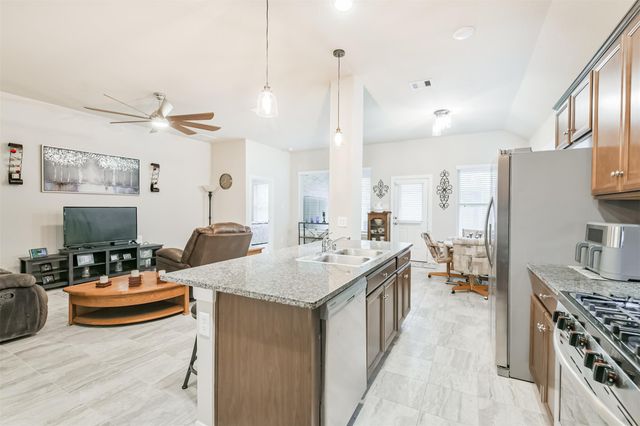 135 Winged Elm Ct, Willis, TX 77318