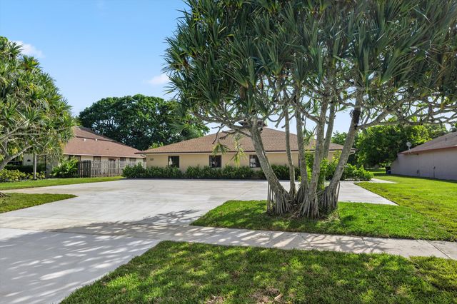 1262 The 12th Fairway, Wellington, FL 33414