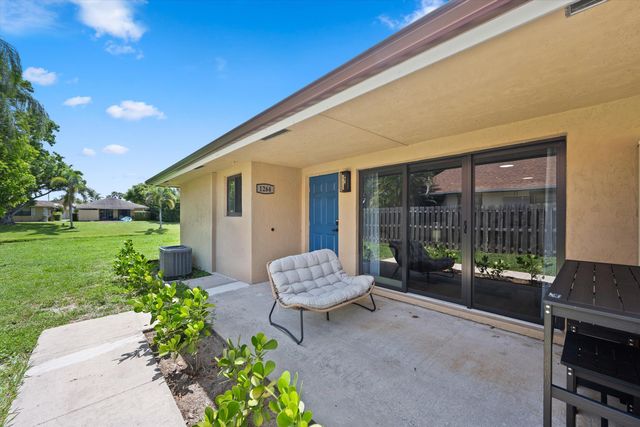 1262 The 12th Fairway, Wellington, FL 33414