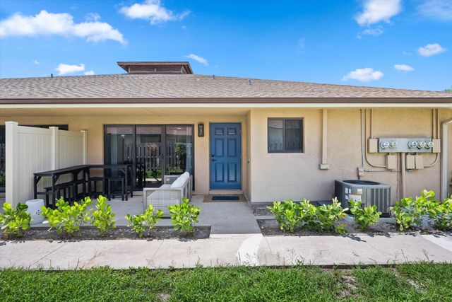 1262 The 12th Fairway, Wellington, FL 33414