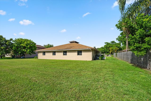 1262 The 12th Fairway, Wellington, FL 33414