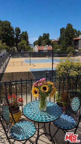 8145 Redlands Street 205, Playa Del Rey (los Angeles), CA 90293