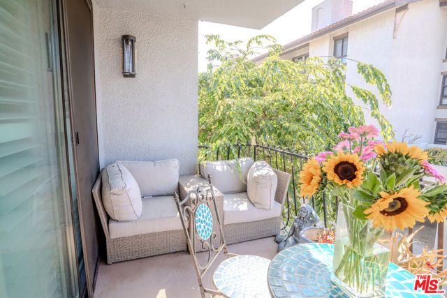 8145 Redlands Street 205, Playa Del Rey (los Angeles), CA 90293