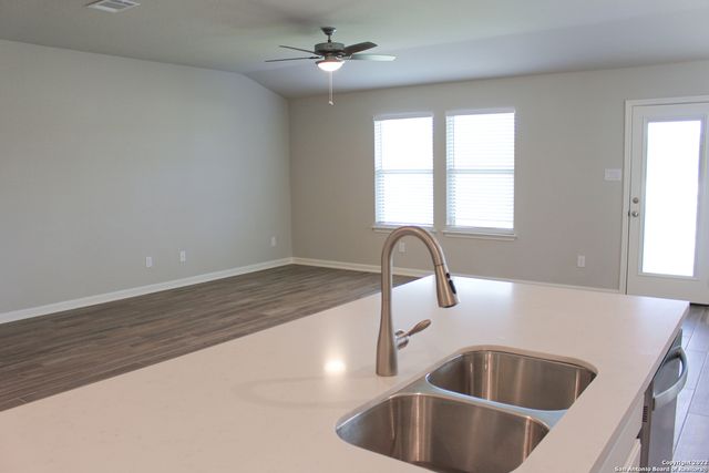 12915 Louberg Valley, San Antonio, TX 78253