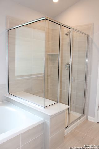 12915 Louberg Valley, San Antonio, TX 78253