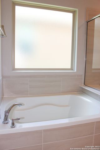 12915 Louberg Valley, San Antonio, TX 78253