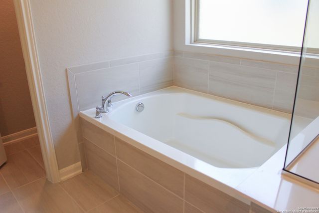 12915 Louberg Valley, San Antonio, TX 78253