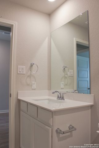 12915 Louberg Valley, San Antonio, TX 78253