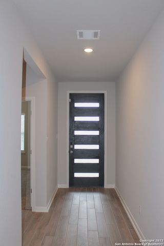 12915 Louberg Valley, San Antonio, TX 78253