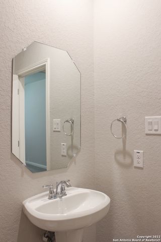 12915 Louberg Valley, San Antonio, TX 78253