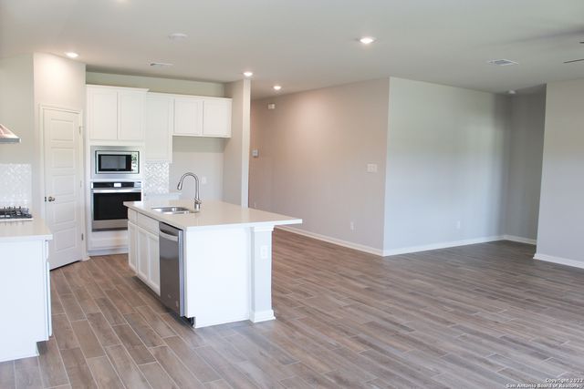 12915 Louberg Valley, San Antonio, TX 78253