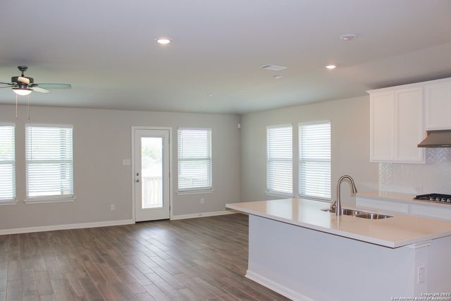 12915 Louberg Valley, San Antonio, TX 78253