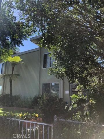 1950 Cloverfield Boulevard 15, Santa Monica, CA 90404