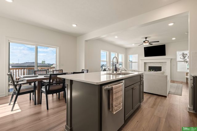 12220 S 111th Avenue, Papillion, NE 68046