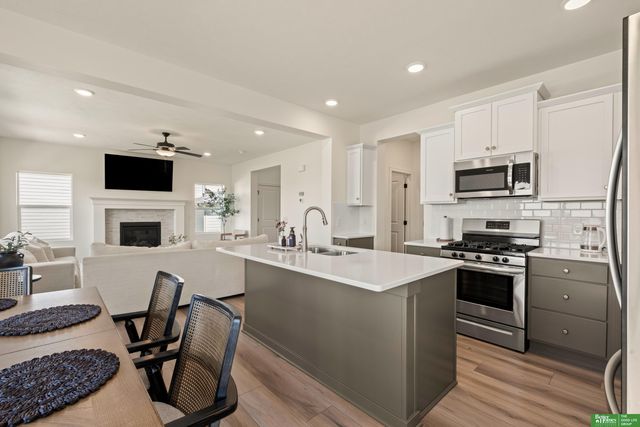 12220 S 111th Avenue, Papillion, NE 68046