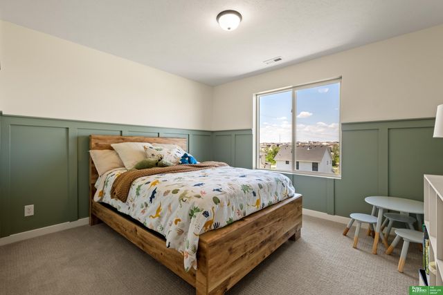 12220 S 111th Avenue, Papillion, NE 68046