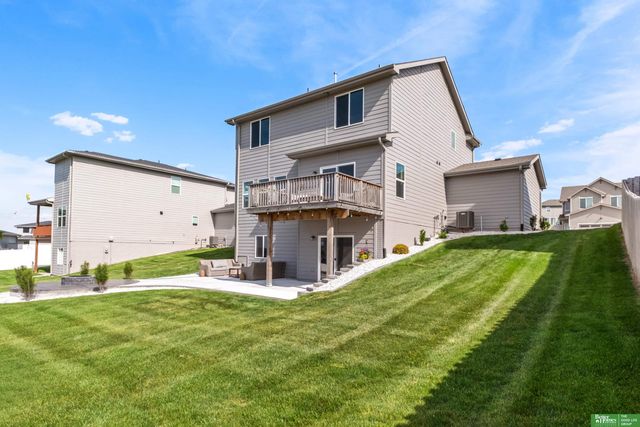 12220 S 111th Avenue, Papillion, NE 68046