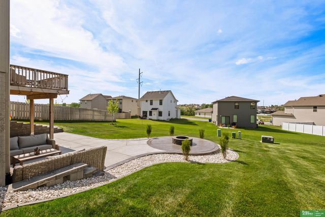 12220 S 111th Avenue, Papillion, NE 68046