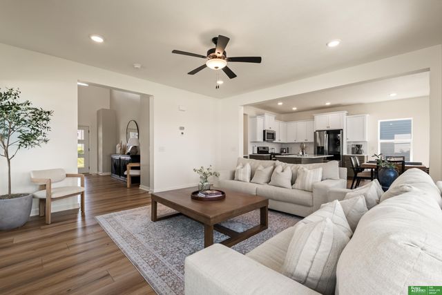 12220 S 111th Avenue, Papillion, NE 68046