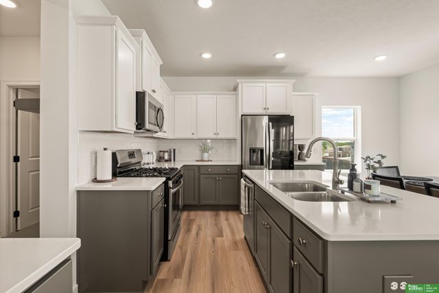 12220 S 111th Avenue, Papillion, NE 68046