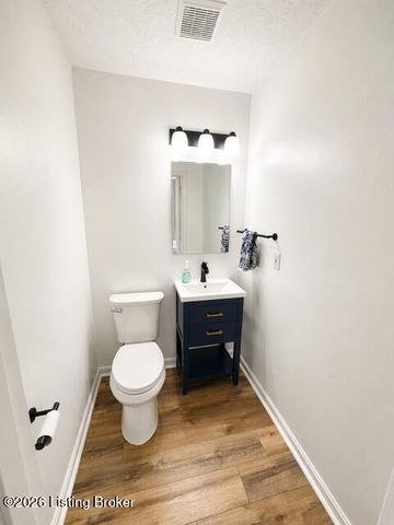 8601 Grand Neptune Dr, Louisville, KY 40228